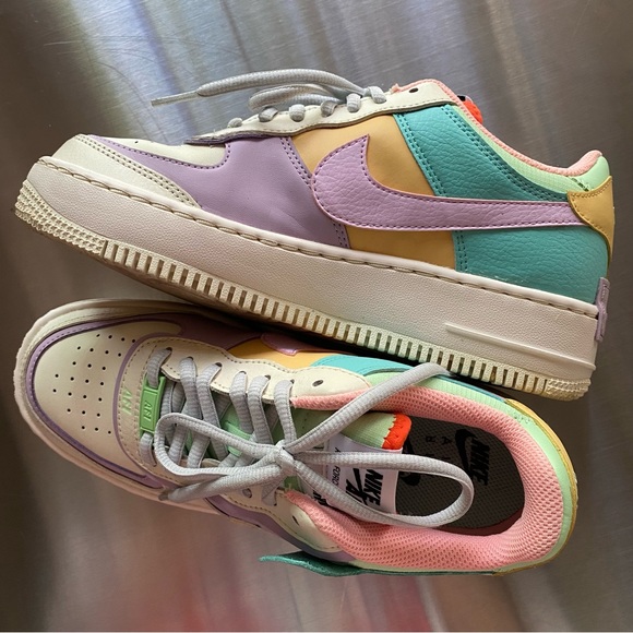 Nike Air Force 1 Shadow in Pale Ivory - Picture 8 of 10